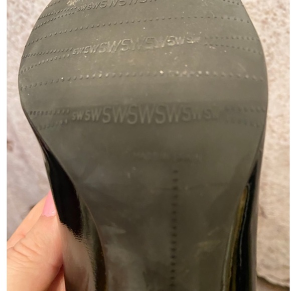 Stuart Weitzman Black Patent Round Toe Pumps - Picture 5 of 5